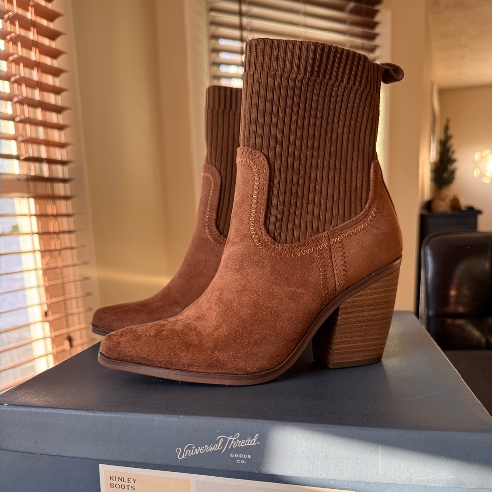 Universal Thread Kinley Boots